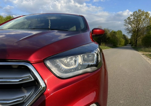 Ford Escape cena 74700 przebieg: 47000, rok produkcji 2019 z Trzebiatów małe 277